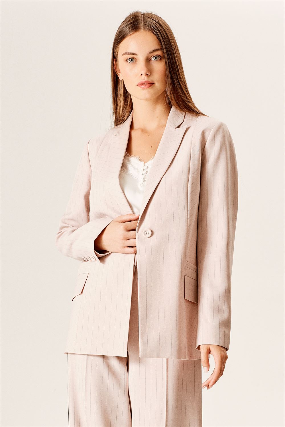 Fularlı Cep Detaylı Blazer Ceket