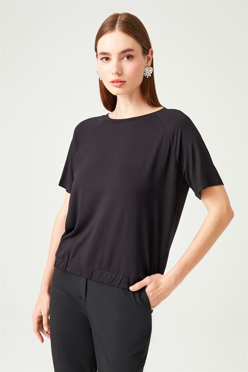 Etek Ucu Lastikli T-Shirt