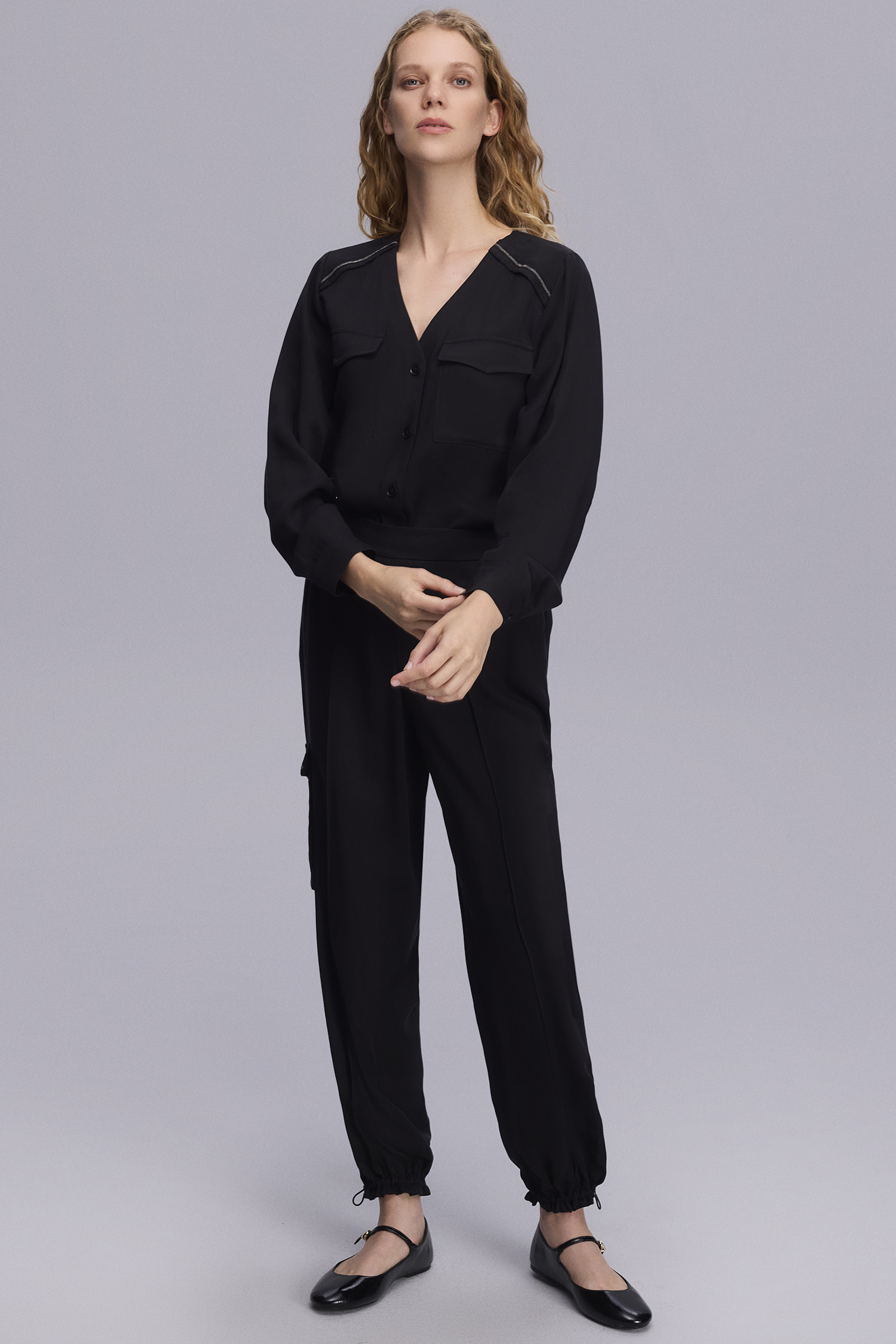 Paçası Büzgü Detaylı Siyah Pantolon Paçası Büzgü Detaylı Siyah Pantolon