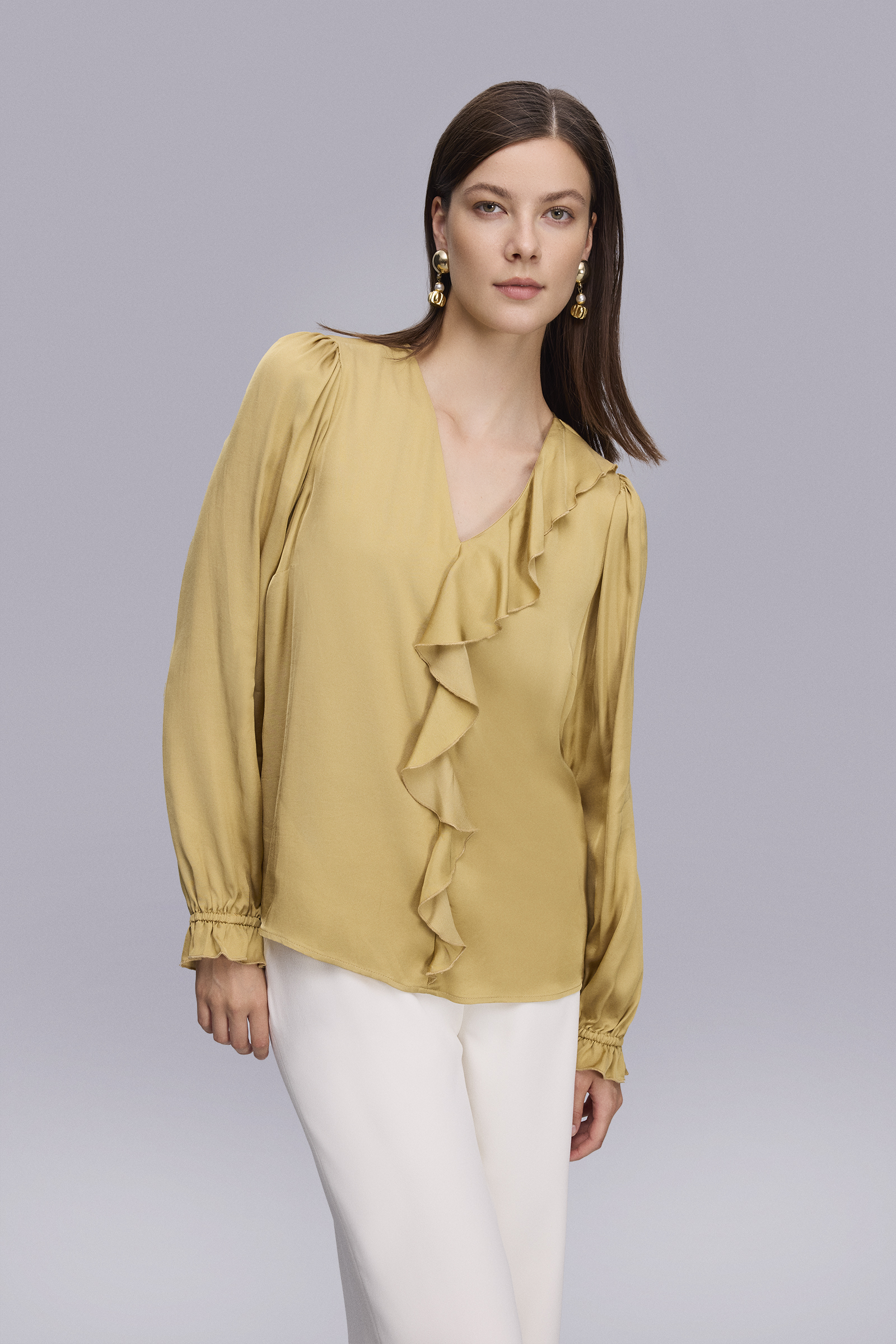 Fırfır Detaylı Saten Bluz Fırfır Detaylı Saten Bluz