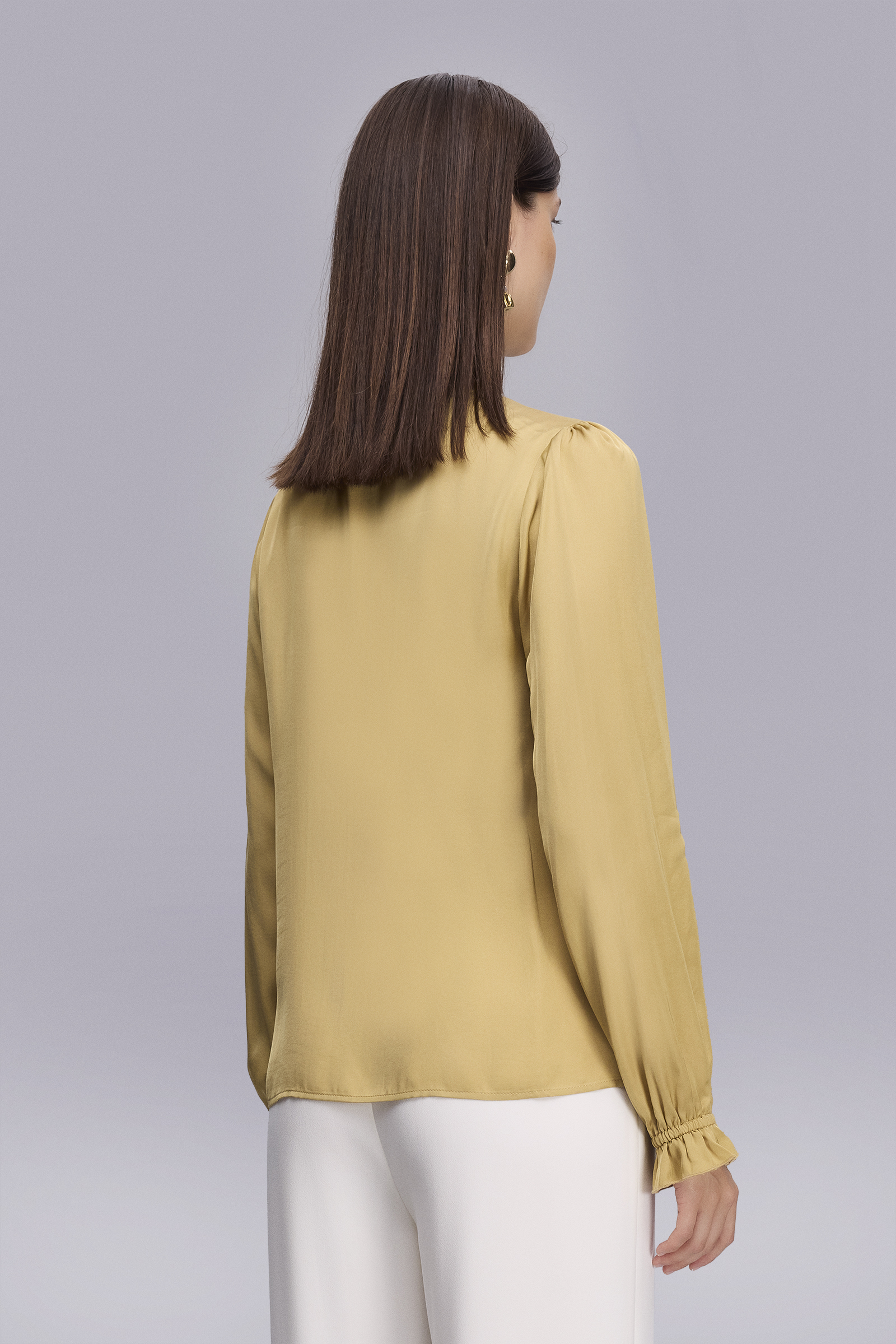 Fırfır Detaylı Saten Bluz Fırfır Detaylı Saten Bluz