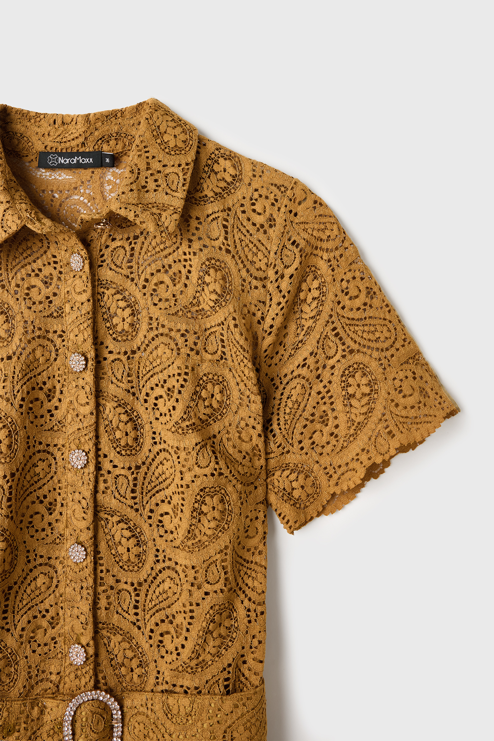 Taşlı Düğmeli Midi Boy Dantel Elbise