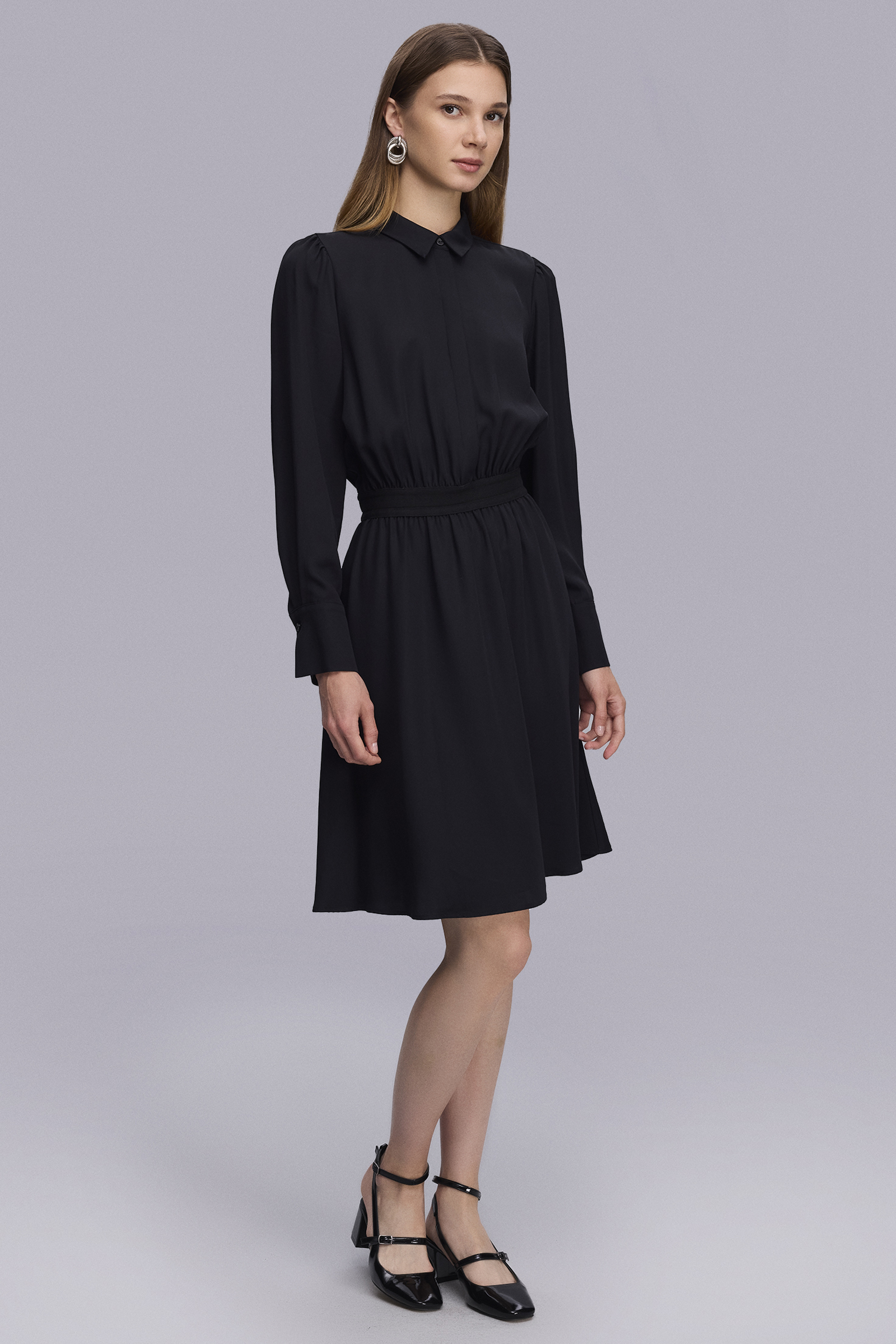 Beli Latik Detaylı Diz Boy Siyah Elbise Beli Latik Detaylı Diz Boy Siyah Elbise