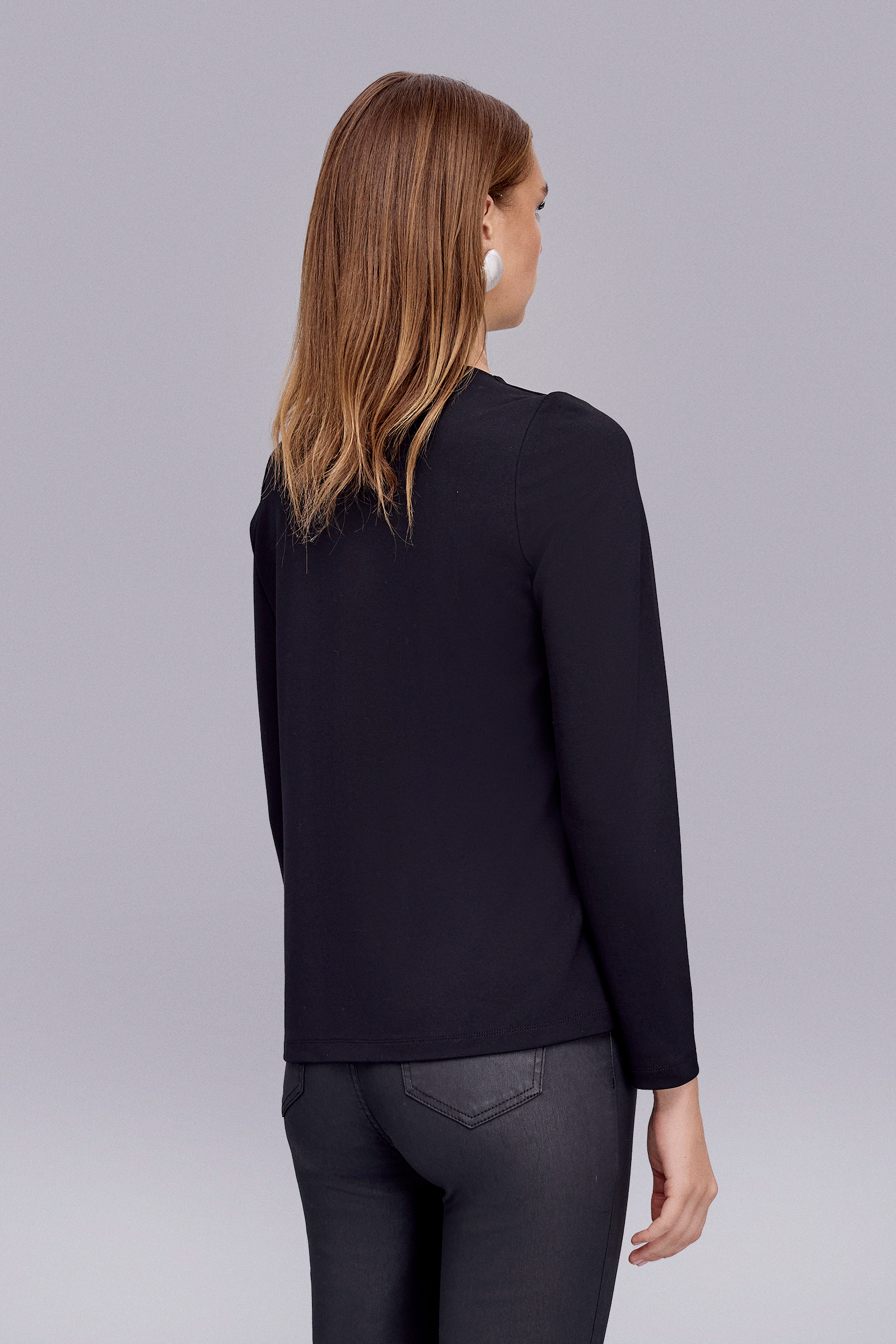 Yakası Burgu Detaylı Siyah Örme Bluz Yakası Burgu Detaylı Siyah Örme Bluz