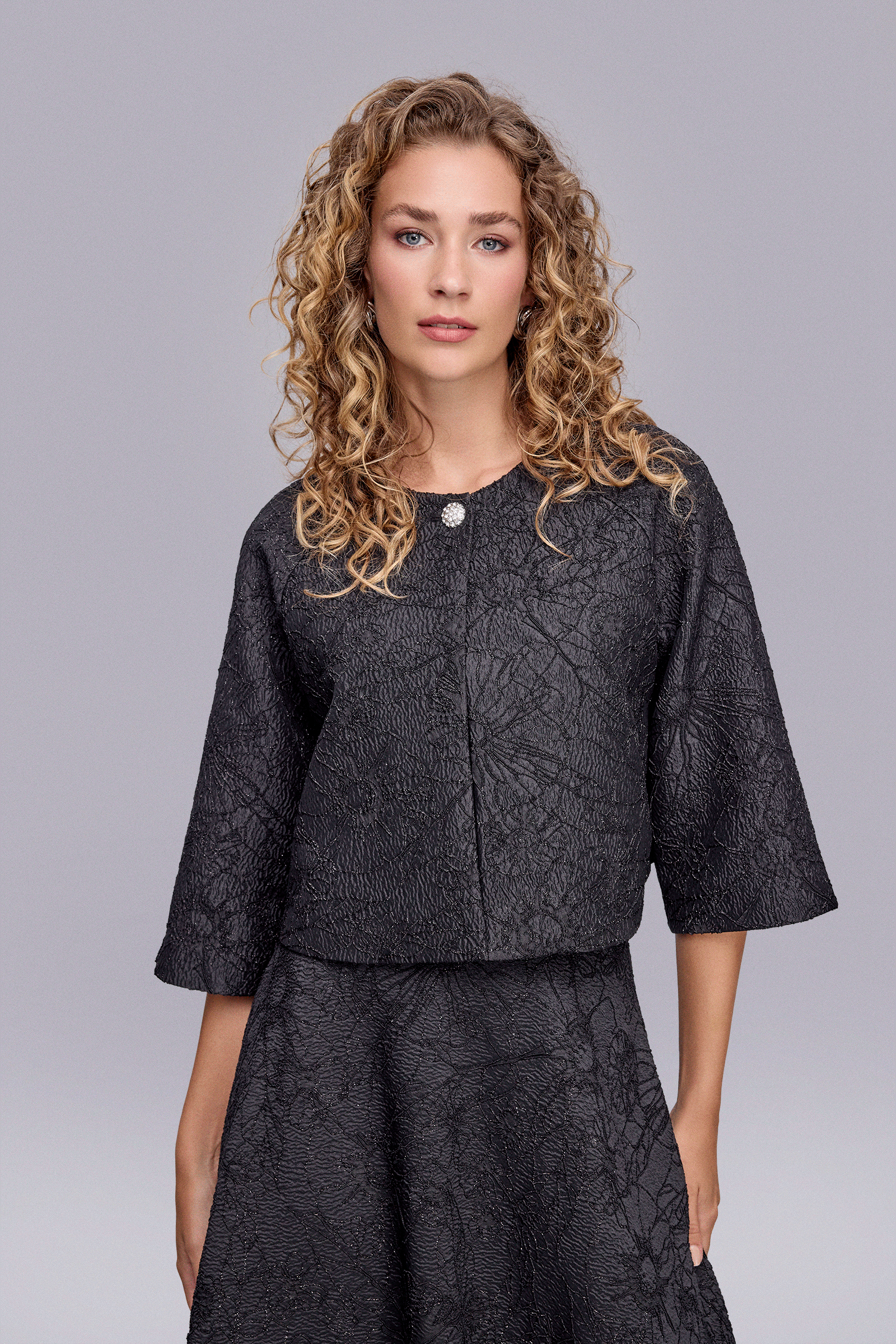 Siyah Dokulu Şık Ceket Siyah Dokulu Şık Ceket